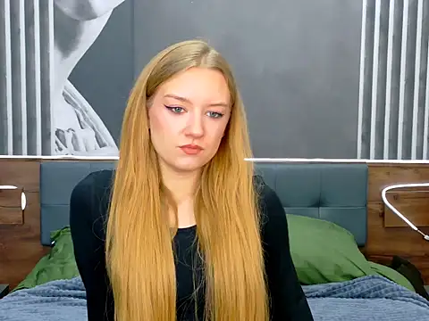 Snapshot of DarcyWilsy chatting on November 7, 4:51 pm DarcyWilsy online show from November 7, 4:51 pm