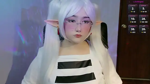 Snapshot of Livelle69 chatting on November 8, 3:18 am Livelle69 online show from November 8, 3:18 am