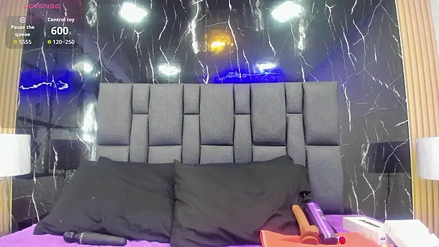 BustyGlow online show from January 17, 10:20 am