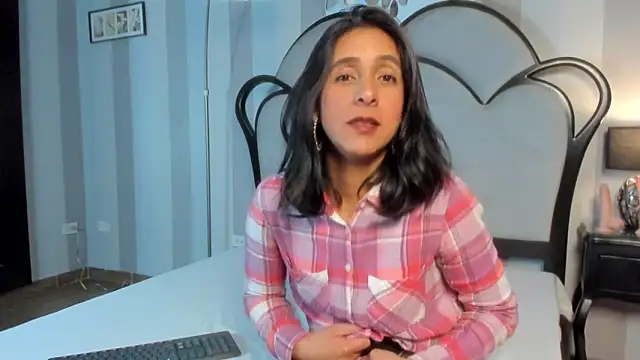 MiaAmore  online show from February 19, 7:32 pm