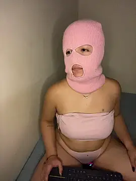 Snapshot of destiny69col chatting on October 31, 1:06 am destiny69col online show from October 31, 1:06 am