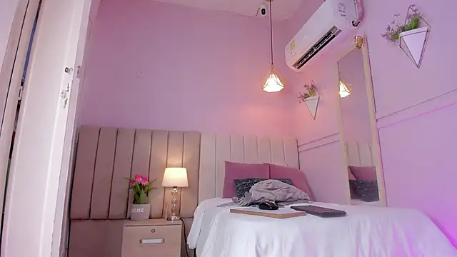 Snapshot of _aleja_x chatting on November 5, 11:32 am aleja x online show from November 5, 11:32 am