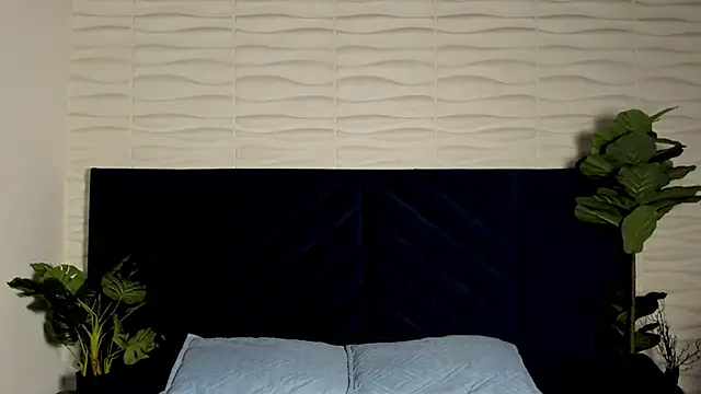 AustinJones  online show from October 29, 1:57 pm