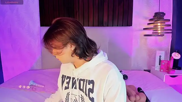 Creamy Angelo online show from May 31, 2:20 am