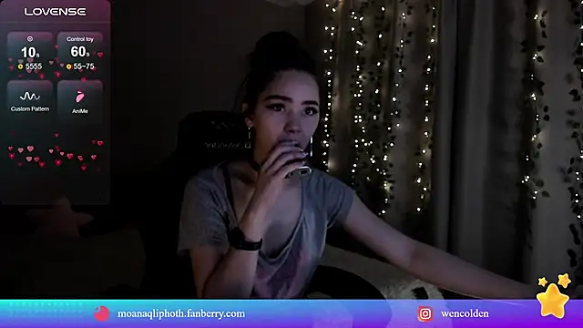 Snapshot of MoanaQliphoth chatting on December 5, 12:08 am MoanaQliphoth online show from December 5, 12:08 am