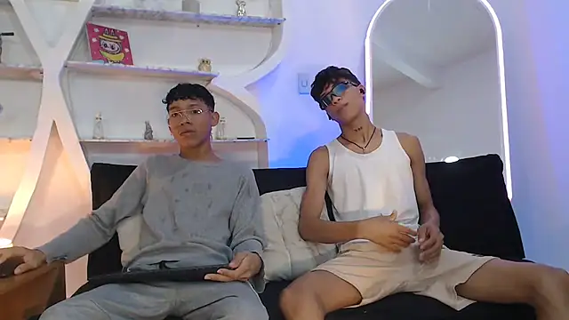 Snapshot of BEAUTY_BOYS1 chatting on September 20, 7:09 am BEAUTY BOYS1 online show from September 20, 7:09 am
