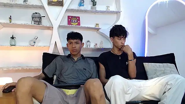Snapshot of BEAUTY_BOYS1 chatting on September 23, 7:11 am BEAUTY BOYS1 online show from September 23, 7:11 am