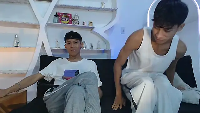 Snapshot of BEAUTY_BOYS1 chatting on September 27, 7:13 am BEAUTY BOYS1 online show from September 27, 7:13 am