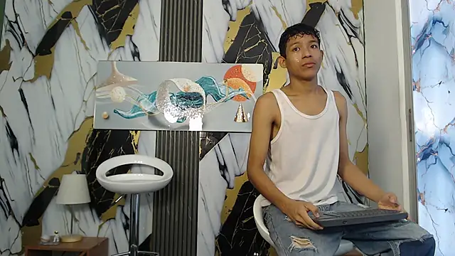 BEAUTY BOYS1 online show from February 24, 7:12 pm