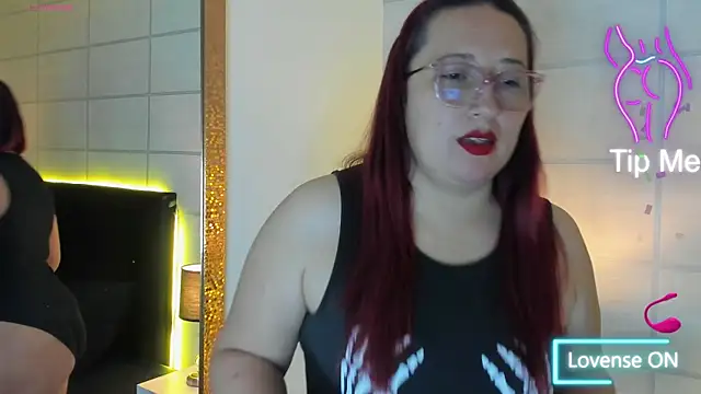 Snapshot of fieryluciana chatting on October 3, 4:20 am fieryluciana online show from October 3, 4:20 am