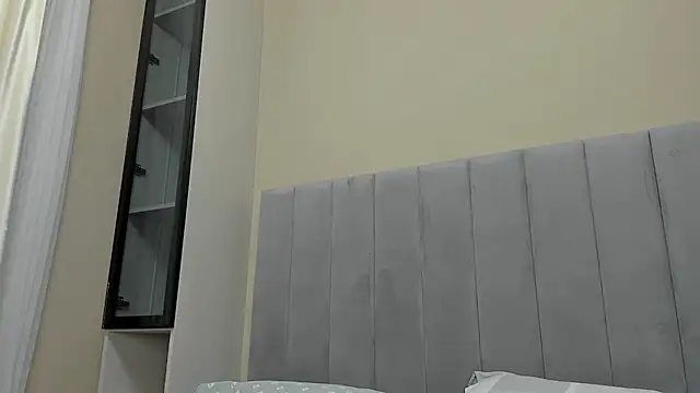 Snapshot of Touch_me chatting on February 14, 5:03 pm Touch me online show from February 14, 5:03 pm