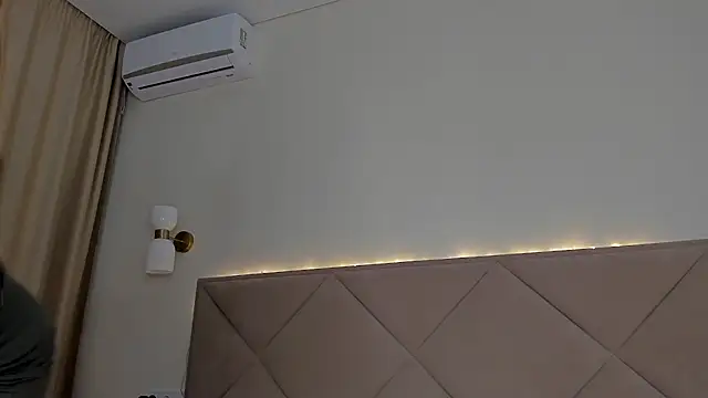 Snapshot of Touch_me chatting on March 16, 4:23 pm Touch me online show from March 16, 4:23 pm