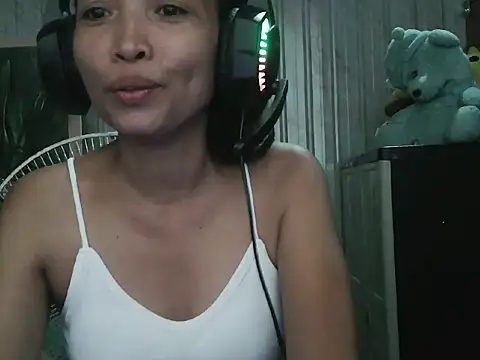 pinayhotii online show from September 17, 7:43 am