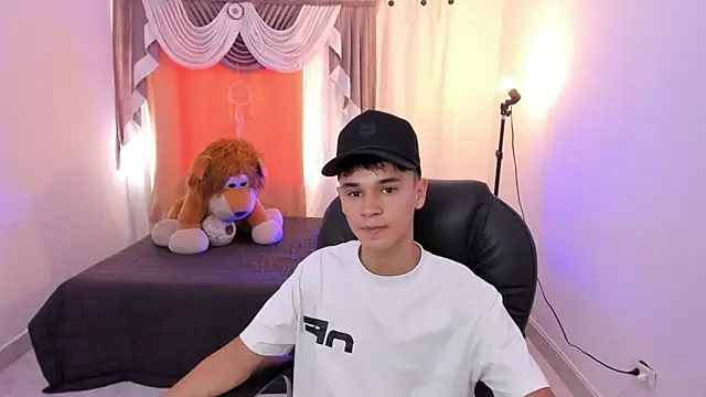 Aron Boyy online show from March 28, 7:57 pm