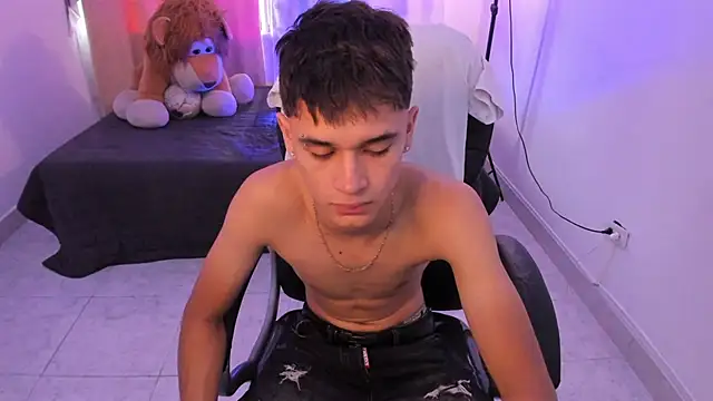 Aron Boyy online show from March 31, 9:15 pm