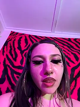 Snapshot of GoddessJemma chatting on October 5, 11:13 pm GoddessJemma online show from October 5, 11:13 pm