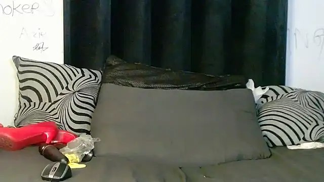 Snapshot of QueenpatieX chatting on February 28, 10:33 pm QueenpatieX online show from February 28, 10:33 pm