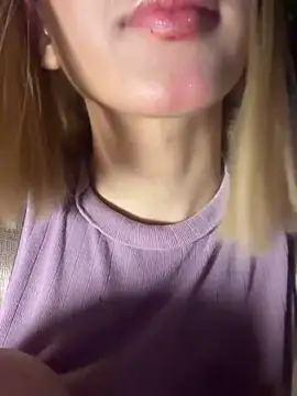 Snapshot of SweetBunnyGF chatting on December 2, 12:27 am SweetBunnyGF online show from December 2, 12:27 am