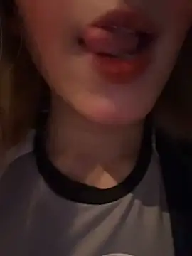 Snapshot of SweetBunnyGF chatting on February 10, 12:04 am SweetBunnyGF online show from February 10, 12:04 am