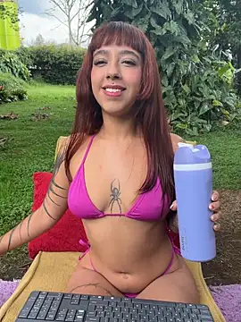 AliceMrtnz online show from May 29, 4:05 pm