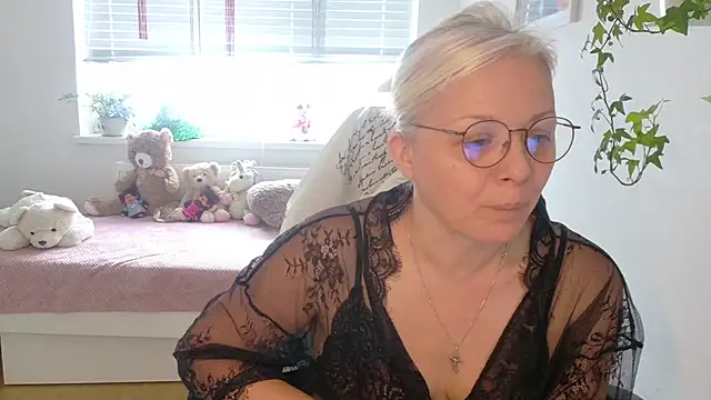 Linsy Kim online show from January 17, 9:25 am