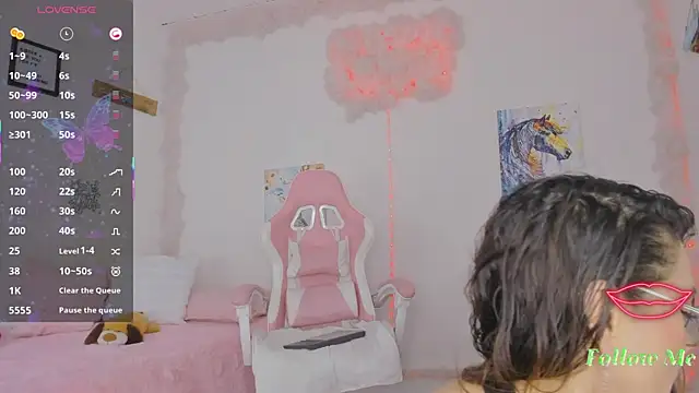 milfAaura online show from April 21, 2:51 am