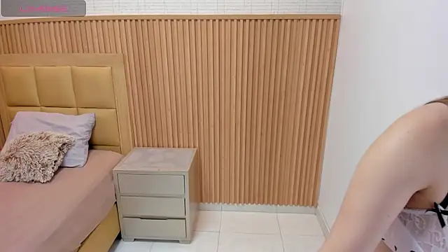 SOPHIEMEYER online show from November 14, 8:07 pm