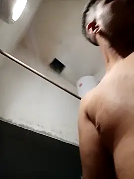 Snapshot of andersonuy25 chatting on September 16, 12:44 am andersonuy25 online show from September 16, 12:44 am