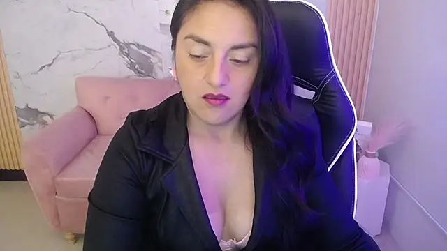 Snapshot of tamara_ch1 chatting on October 31, 3:18 am tamara ch1 online show from October 31, 3:18 am