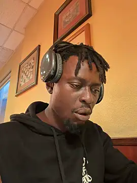 Snapshot of Vikehim chatting on November 11, 7:30 am Vikehim online show from November 11, 7:30 am