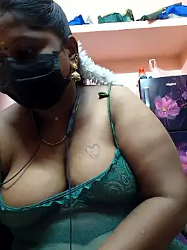 Snapshot of bakyasree143 chatting on November 3, 12:24 am bakyasree143 online show from November 3, 12:24 am