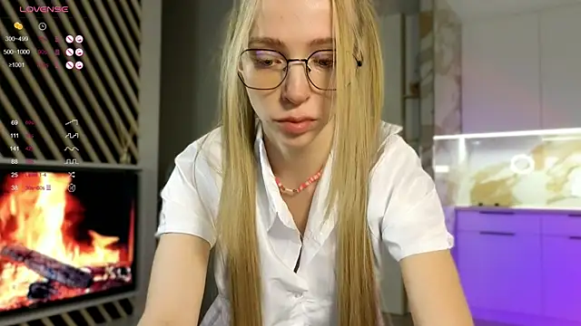 Snapshot of BritaKiss chatting on September 12, 2:11 am BritaKiss online show from September 12, 2:11 am