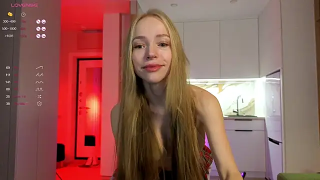 Snapshot of BritaKiss chatting on October 13, 2:22 am BritaKiss online show from October 13, 2:22 am