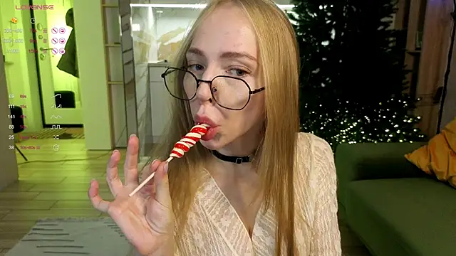 Snapshot of BritaKiss chatting on November 13, 2:21 am BritaKiss online show from November 13, 2:21 am