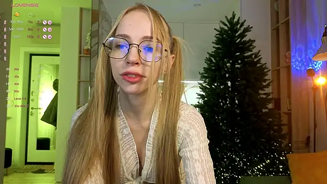 Snapshot of BritaKiss chatting on November 18, 2:17 am BritaKiss online show from November 18, 2:17 am