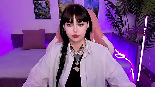 Snapshot of Morana_Batt chatting on October 4, 8:45 am Morana Batt online show from October 4, 8:45 am