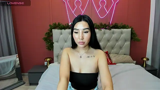 Snapshot of Jennifer_Munoz chatting on December 5, 7:39 am Jennifer Munoz online show from December 5, 7:39 am