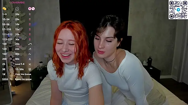 Snapshot of Adeline_Perle chatting on September 28, 12:38 am Adeline Perle online show from September 28, 12:38 am