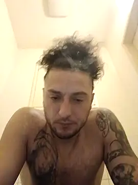 Snapshot of Woodern chatting on December 2, 10:38 pm Woodern online show from December 2, 10:38 pm