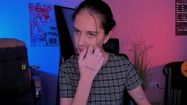 Snapshot of talia_seduce chatting on November 7, 1:00 pm talia seduce online show from November 7, 1:00 pm