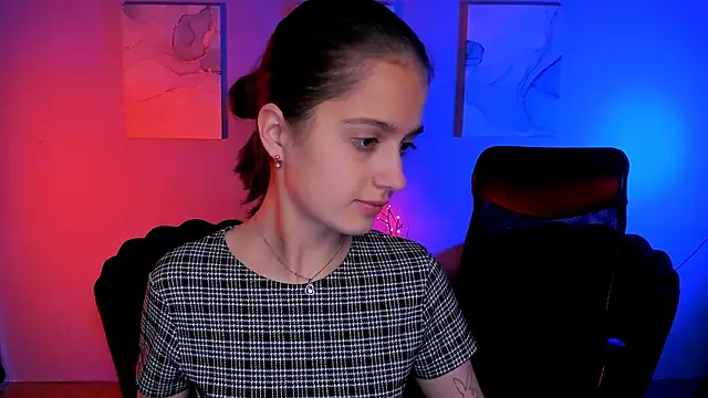 Snapshot of talia_seduce chatting on December 3, 10:02 am talia seduce online show from December 3, 10:02 am