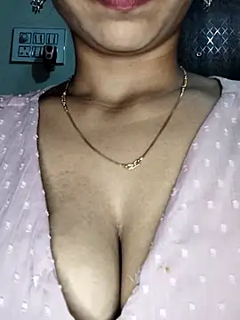 Snapshot of Savita2310 chatting on December 5, 6:04 pm Savita2310 online show from December 5, 6:04 pm