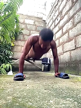 Snapshot of Makemecum634941 chatting on November 8, 7:19 am Makemecum634941 online show from November 8, 7:19 am