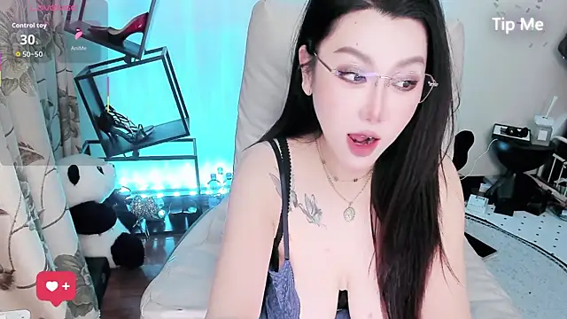 Snapshot of NuNui-66 chatting on December 16, 4:17 am NuNui-66 online show from December 16, 4:17 am