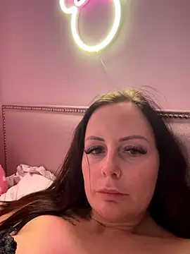 Snapshot of nightingale27 chatting on December 4, 9:45 pm nightingale27 online show from December 4, 9:45 pm