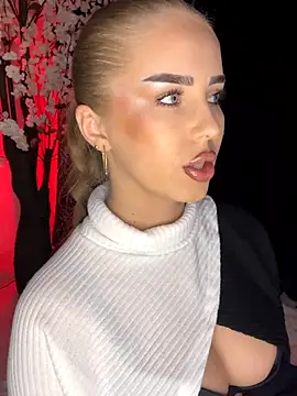 AubrieleRouj1 online show from December 22, 4:48 pm