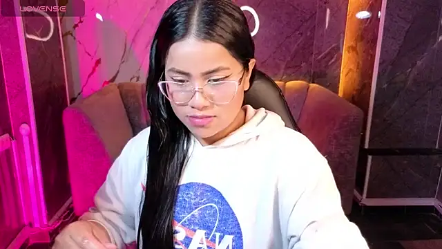 Snapshot of Victoria_b_ chatting on October 30, 7:58 pm Victoria b online show from October 30, 7:58 pm