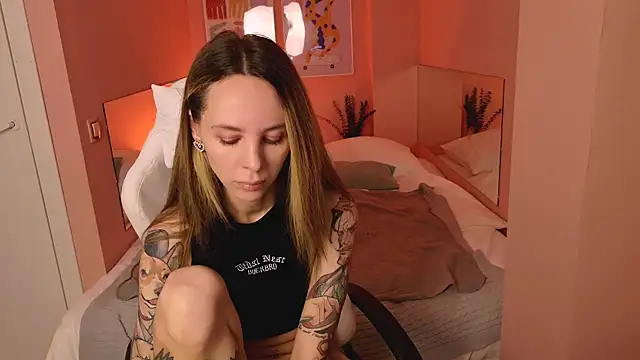 Snapshot of MiaGraham1 chatting on October 24, 4:36 pm MiaGraham1 online show from October 24, 4:36 pm