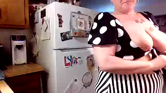 ScrawburryBBW online show from September 26, 2:15 am