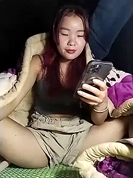 lylylove online show from November 14, 1:59 am